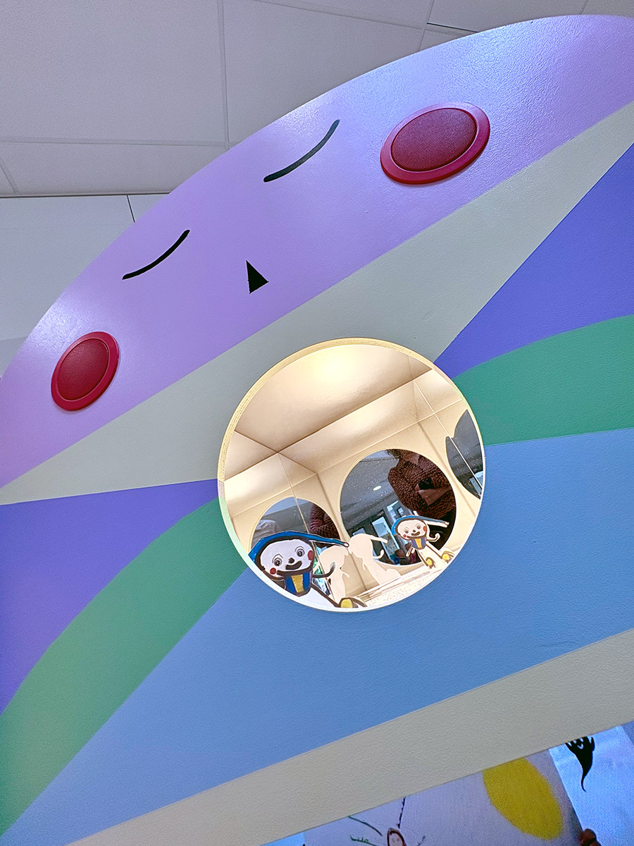 Kinderbibliotheek boekenkast Kindcentrum Siddeburen door Studio Peter Musschenga