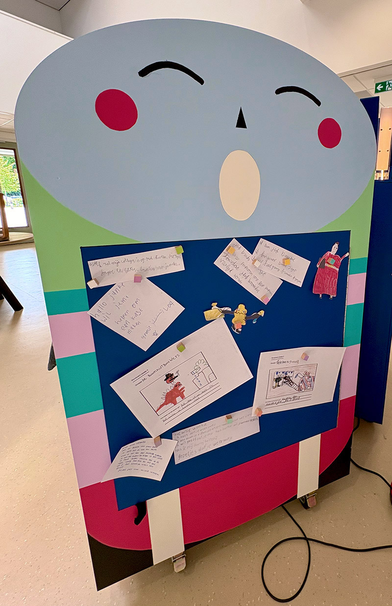 Kinderbibliotheek boekenkast Kindcentrum Siddeburen door Studio Peter Musschenga